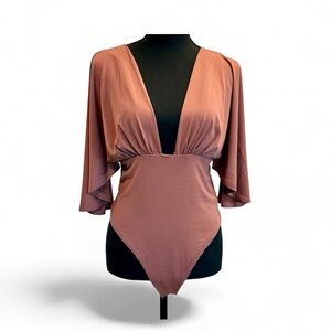 Revamped dusty rose pink V-neck bodysuit flutter/kimono sleeve Sz L